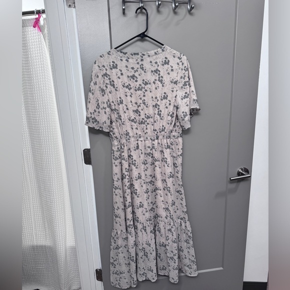 Mikarose floral pattern, button all the way down- size M - Picture 3 of 3